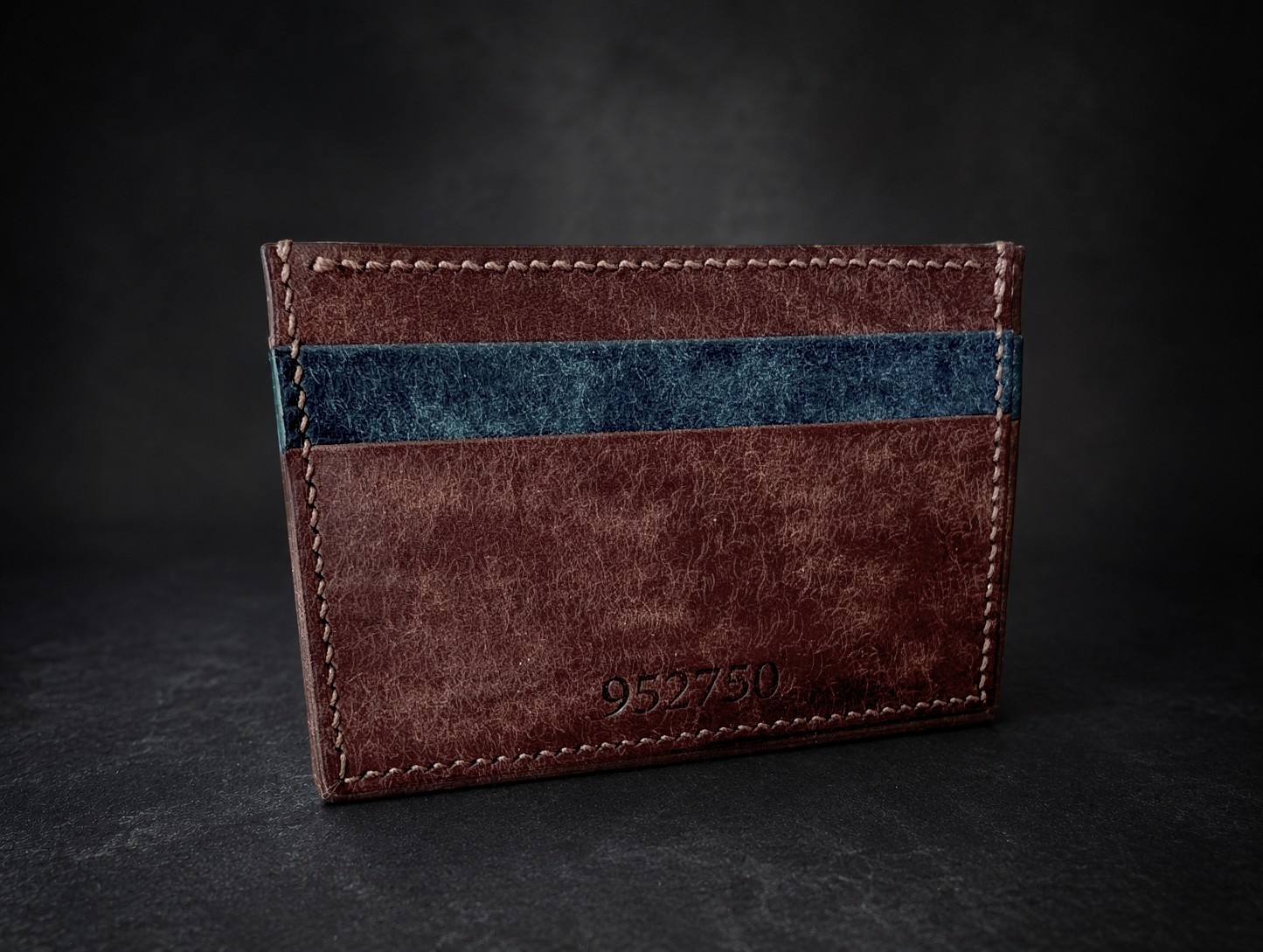 Cardholder 952750